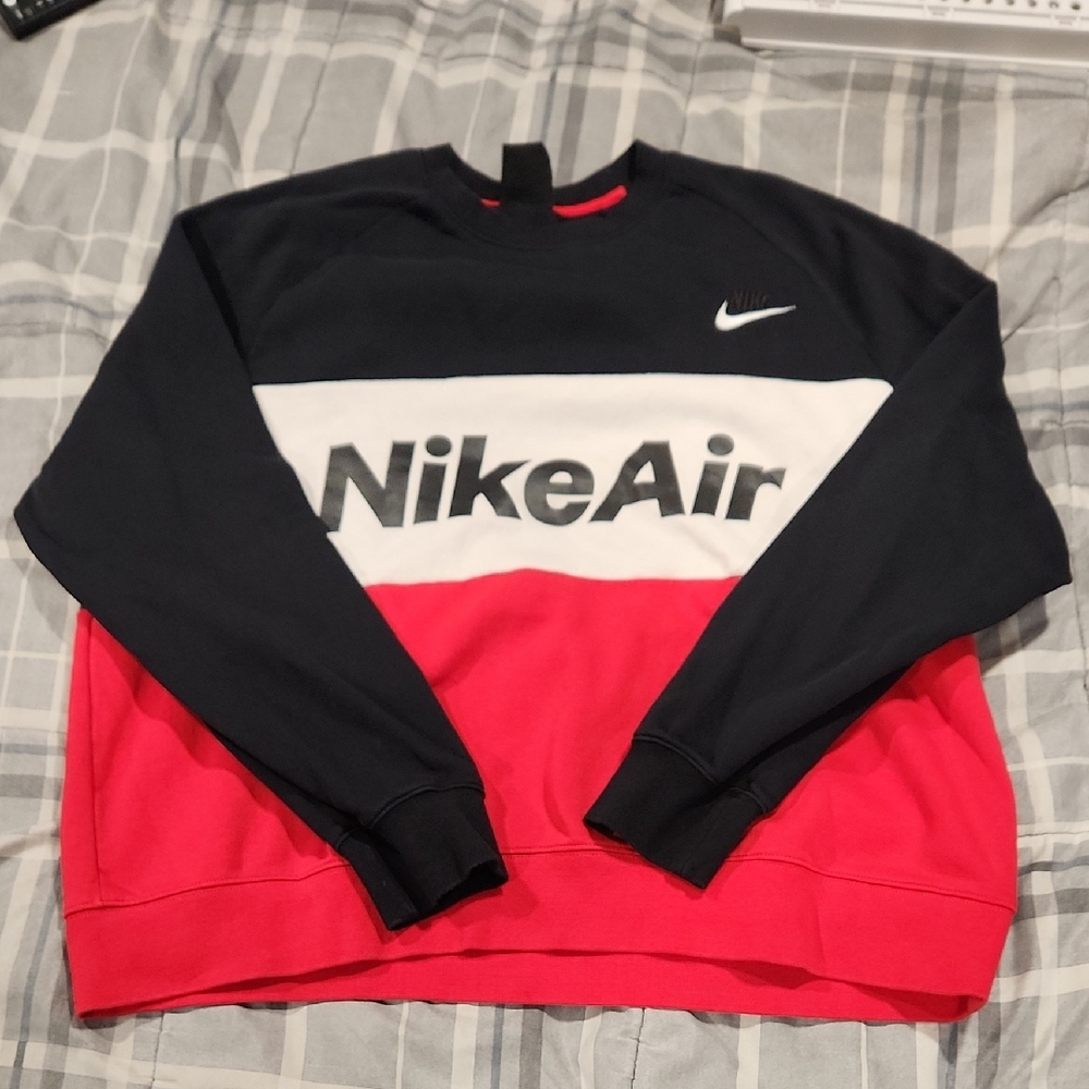 Nike Men's Black, White, and Red Crewneck Sweater